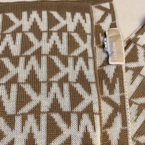 Michael Kors Logo Scarf - Picture 2 of 2